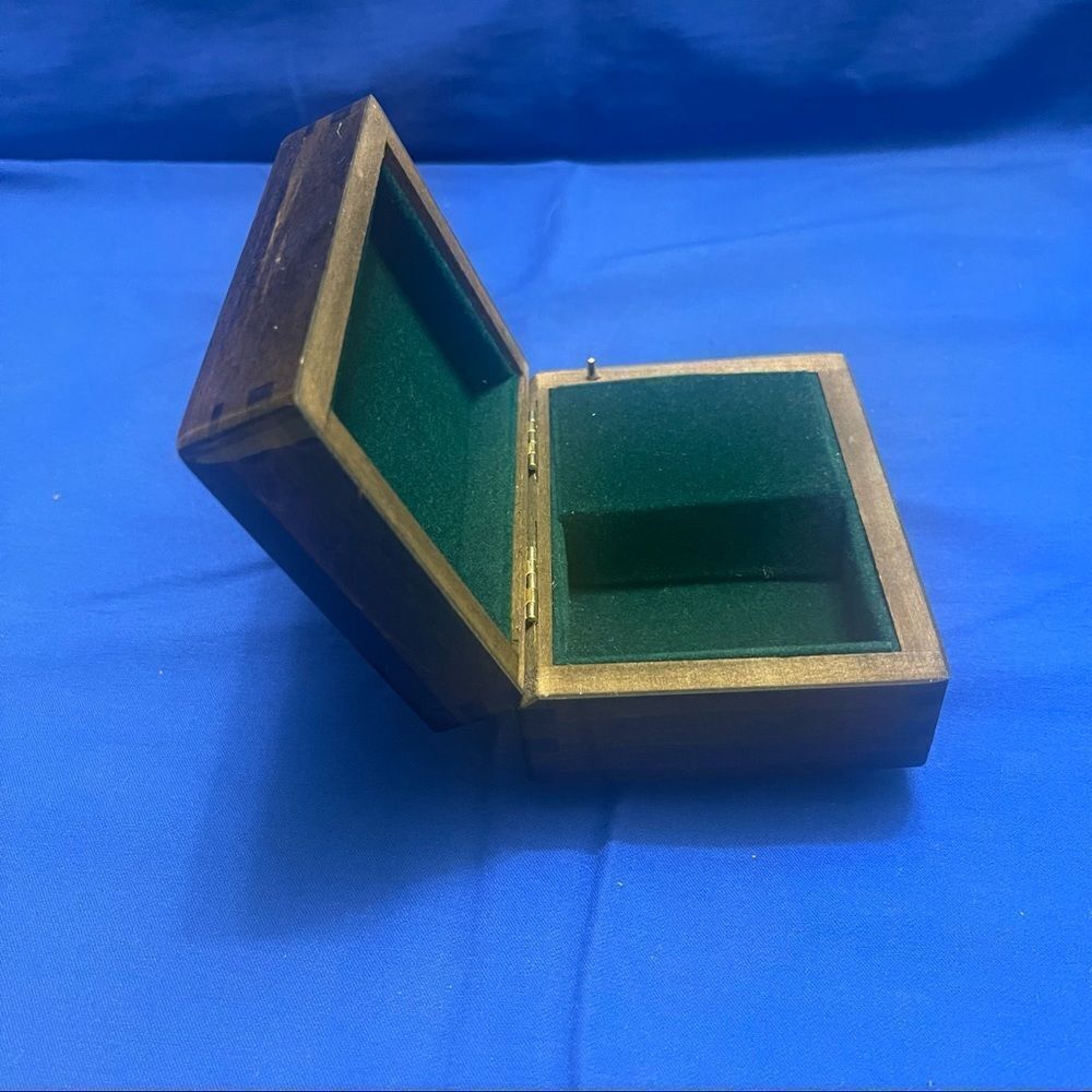Vintage Jewelry musical box - Picture 3 of 6